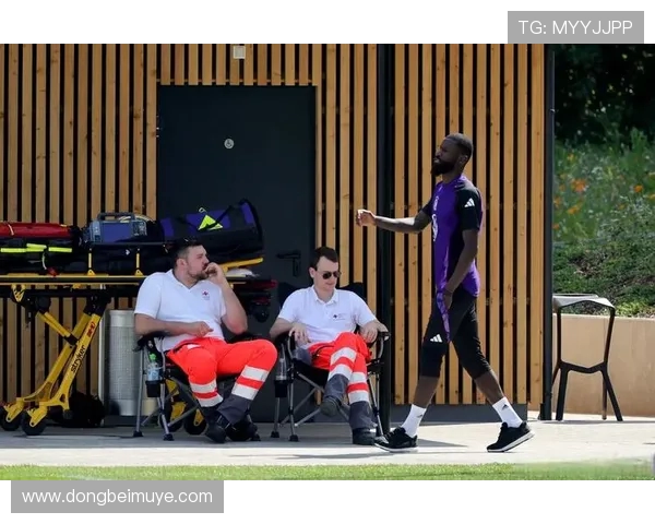 德甲球队在比赛日的出行方式与后勤安排